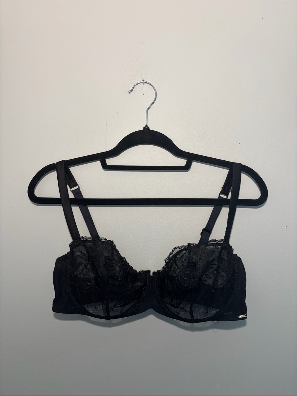 La Vie En Rose Black Sheer Lace Underwire Bra